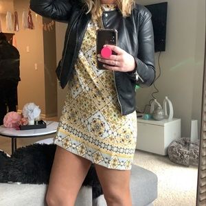 Lulu’s size medium yellow pattern dress worn twice